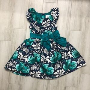 Dress up by Gymboree dress l. Flower 🌸 dress